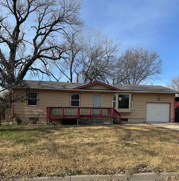 305 Central, Newton, KS 67114