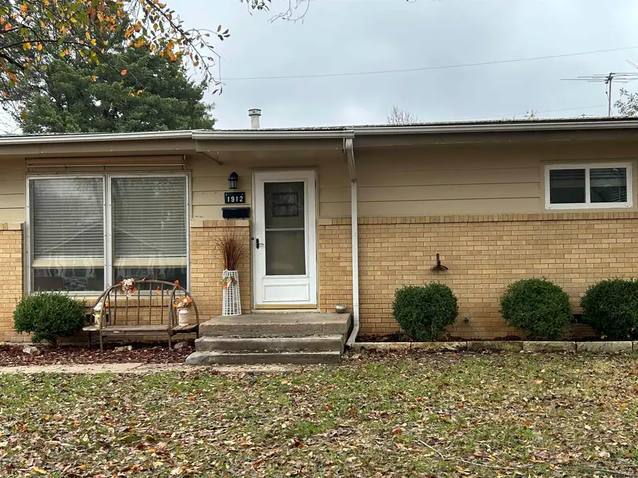 1912 N Prairie Ln, Augusta, KS 67010 - Image #2