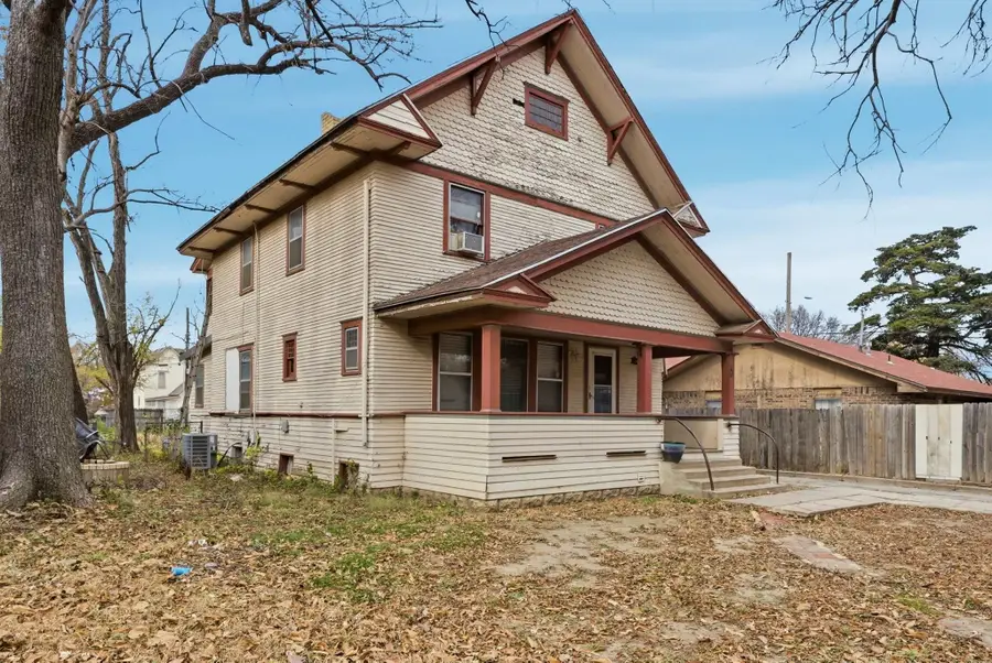 1351 N Wellington Pl, Wichita, KS 67203 - Image #2