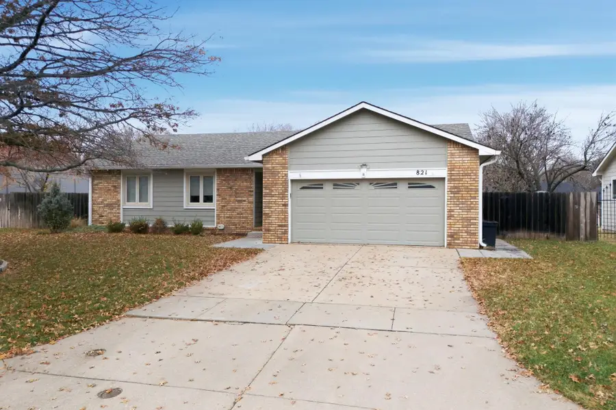 821 N Covington St, Wichita, KS 67212 - Image #2