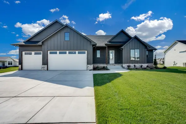 112 S Wellcrest Ct., Wichita, KS 67052