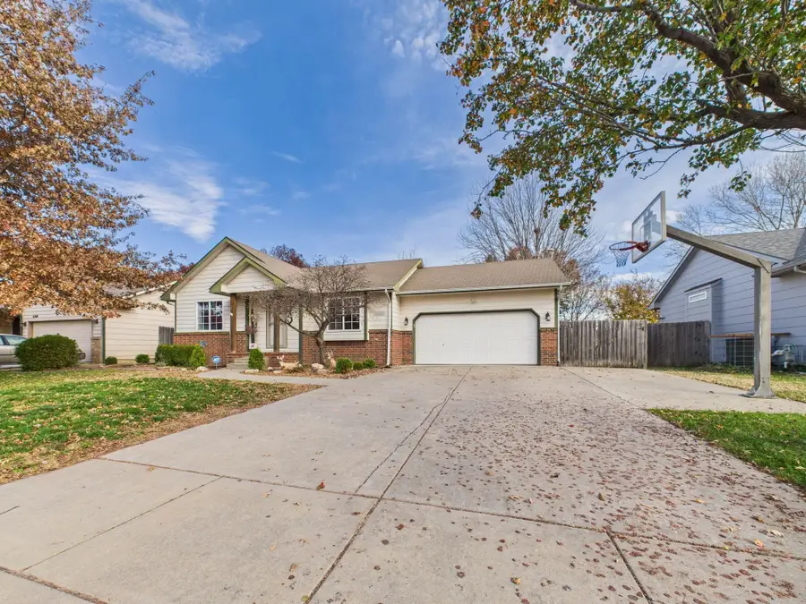 6334 N Upchurch Ave, Park City, KS 67219 - Image #2