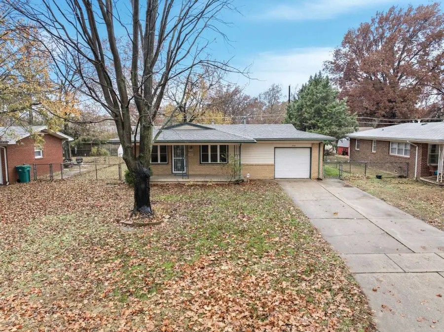 723 N Chipper Ln, Wichita, KS 67212 - Image #2