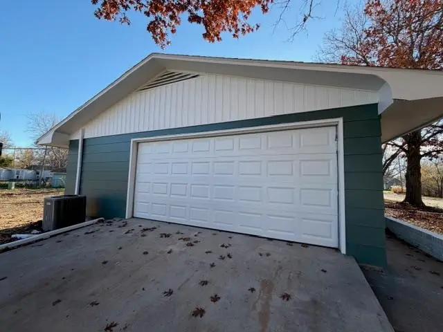 400 S Streeter Ave, Hesston, KS 67062 - Image #3