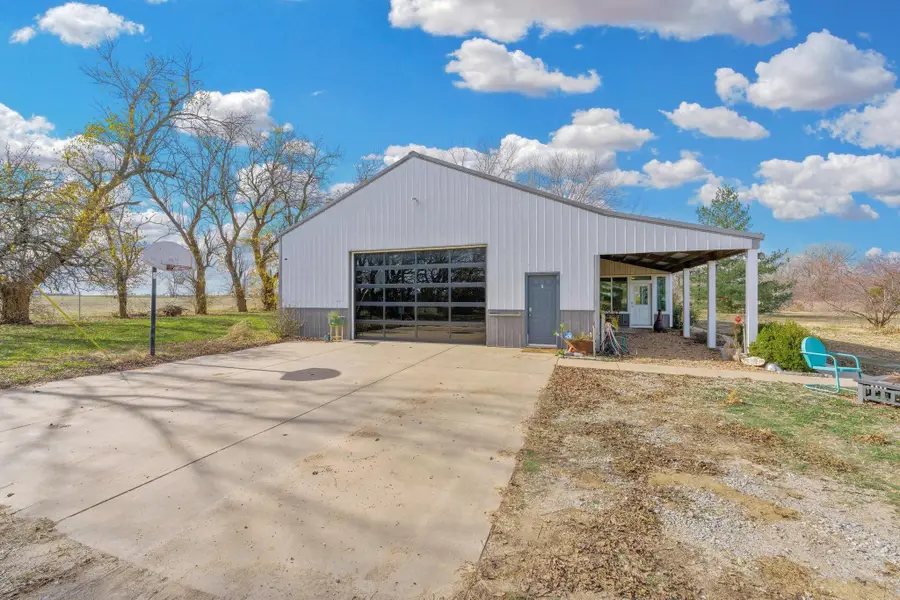 651 N Hydraulic, Belle Plaine, KS 67013 - Image #2