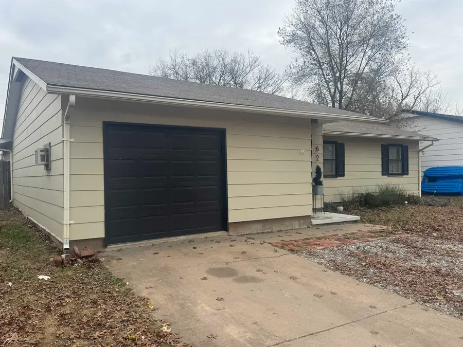 621 N Douglas St, Wellington, KS 67152 - Image #2