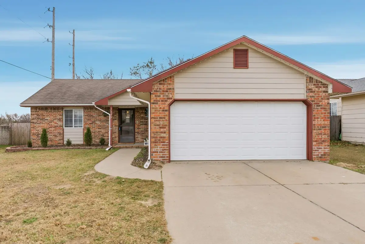 1505 Spring Cir, Haysville, KS 67060 - Image #1