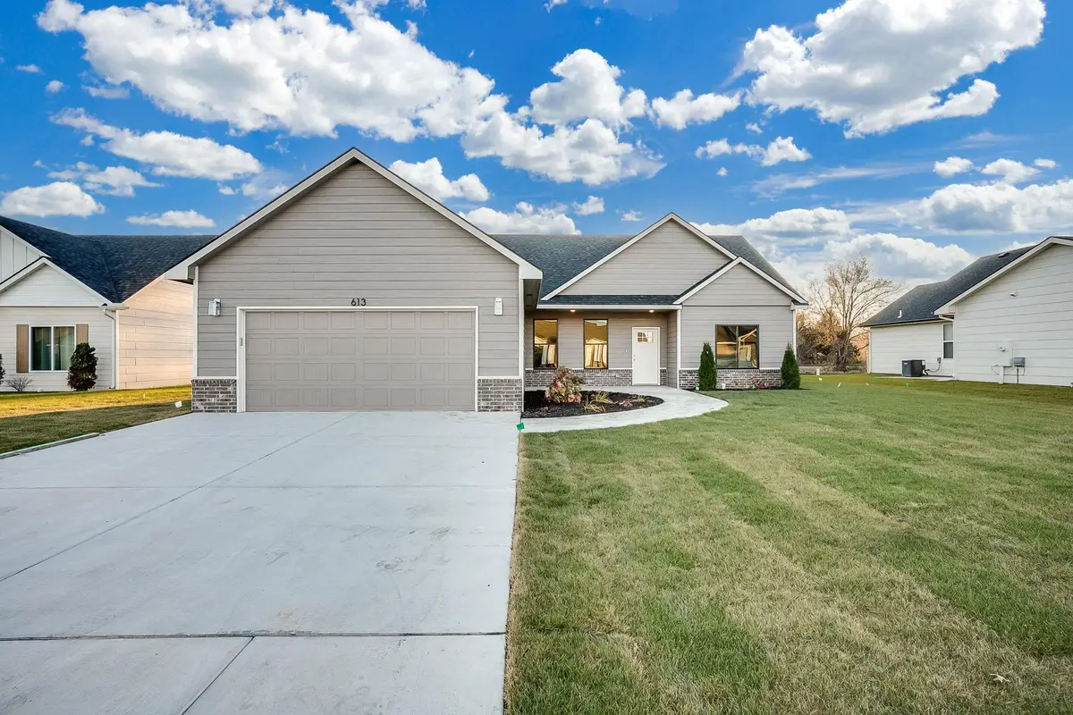 613 S Sweetwater, Maize, KS 67101 - Image #1