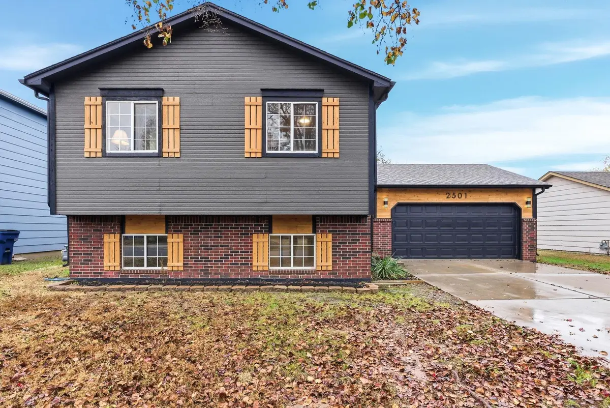 2501 N Beacon Hill, Wichita, KS 67220 - Image #1