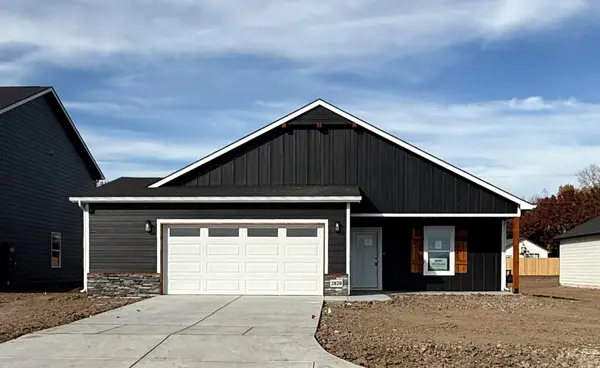 2820 S Maize Ct, Wichita, KS 67215