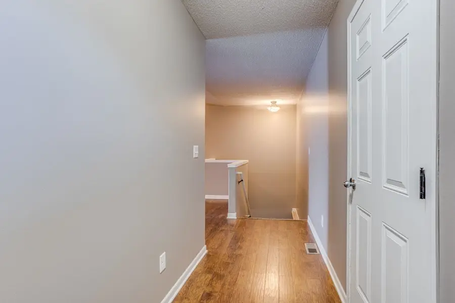 1054 E Karla Ave, Haysville, KS 67060 - Image #3