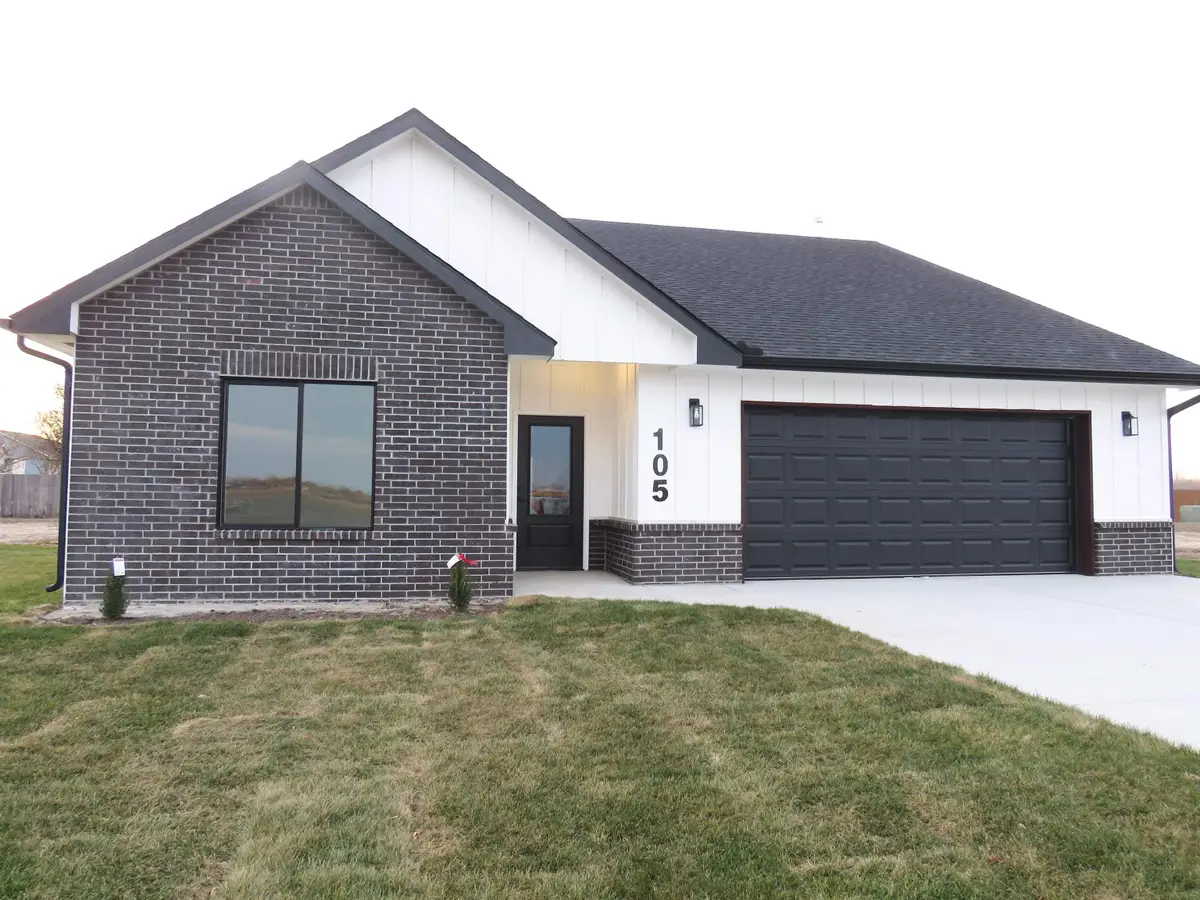 105 Oxford Ave, Bentley, KS 67016 - Image #1