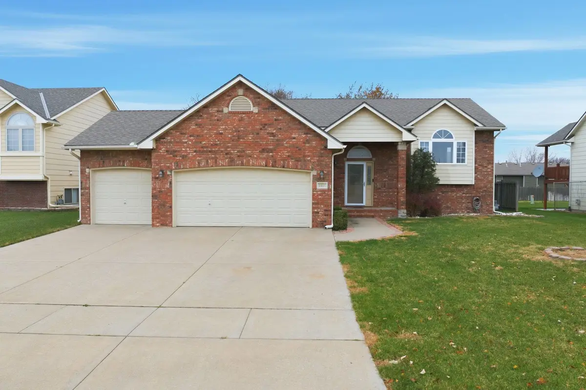 1811 S Tara Falls St, Wichita, KS 67207 - Image #1