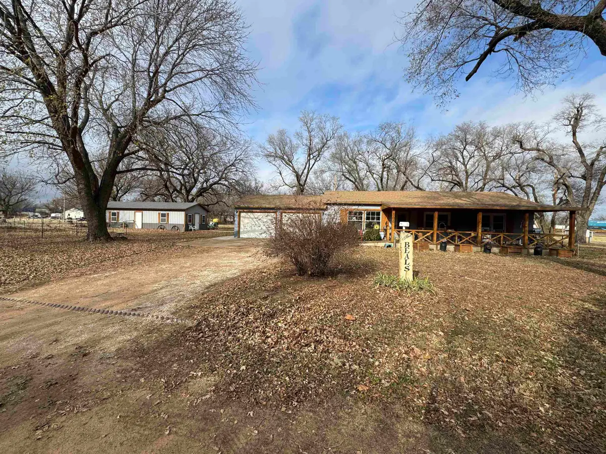 506 E 7th St, Harper, KS 67058 - Image #1