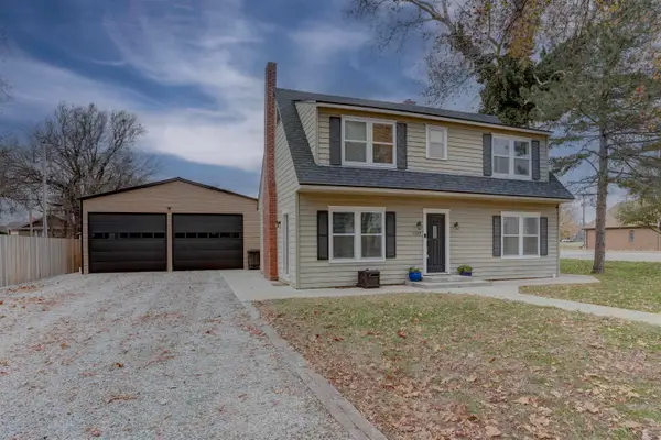 1329 N A St, Arkansas City, KS 67005