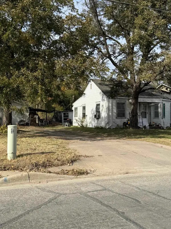 555 N Florence St, Wichita, KS 67212