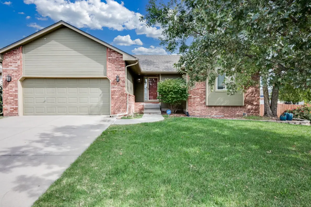 2455 N Regency Lakes Ct, Wichita, KS 67226 - Image #1