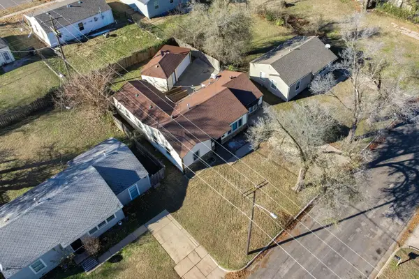 2637 N Volutsia St, Wichita, KS 67219