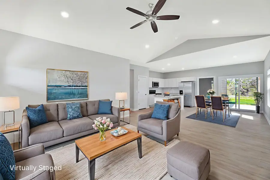 1570 N Emerald Valley Dr, Mulvane, KS 67110 - #3