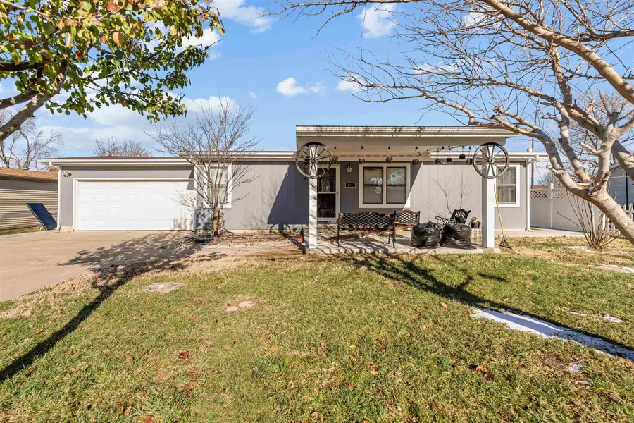 416 Saturn Ave, Salina, KS 67401 - Image #2