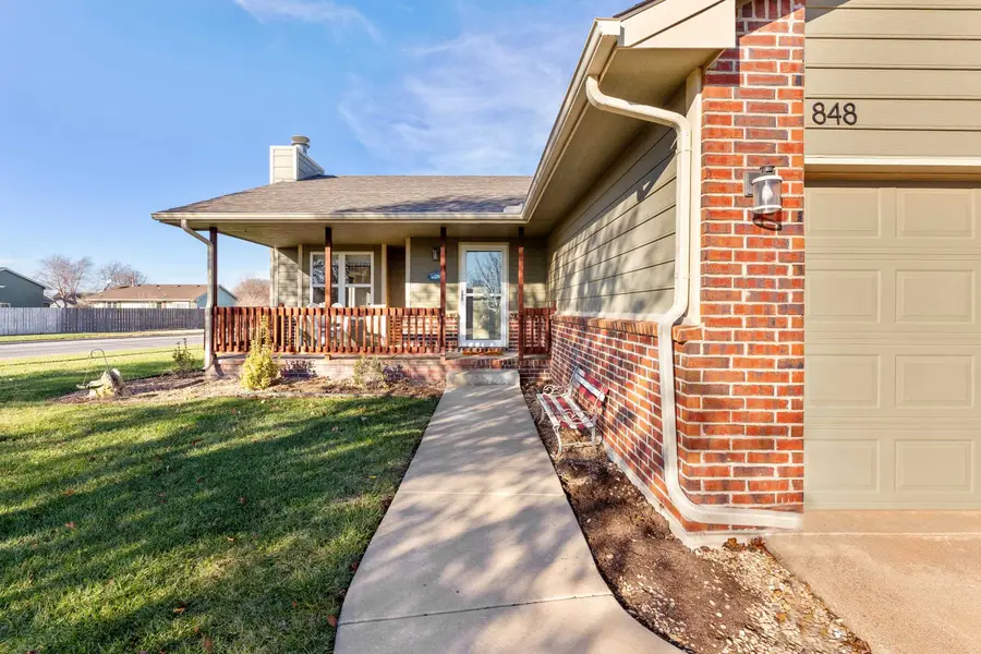 848 N Sunrise Cir, Goddard, KS 67052 - Image #2