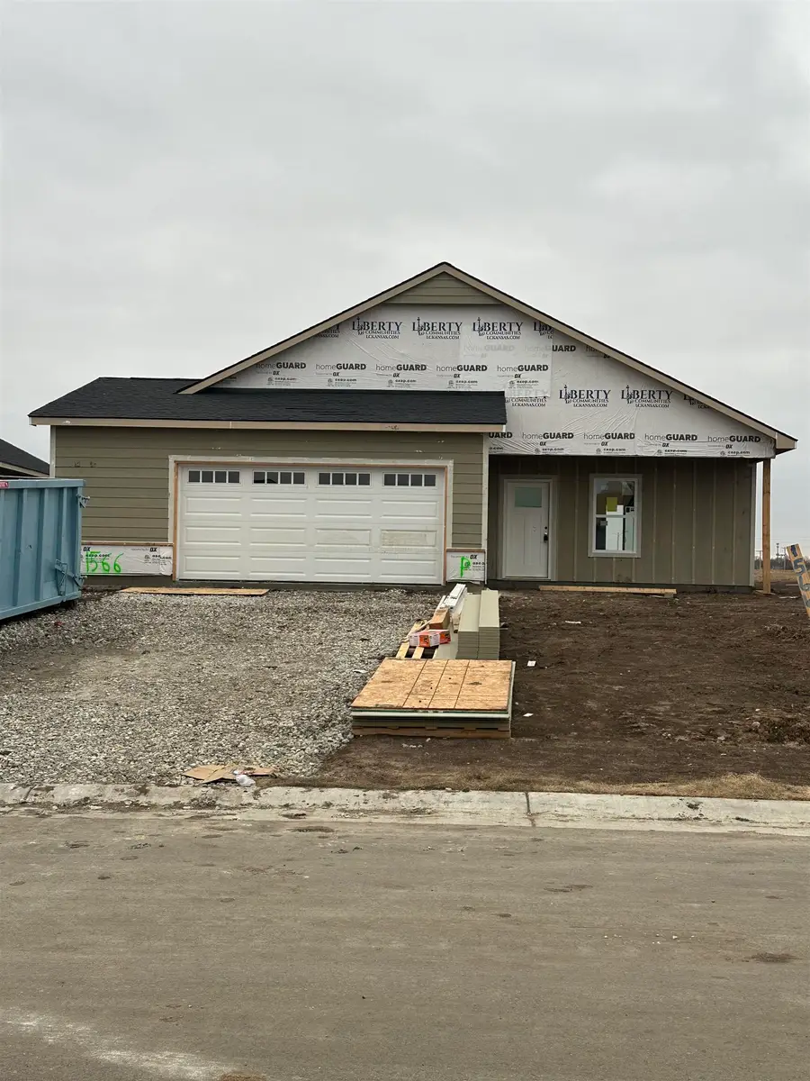 1566 N Emerald Valley Dr, Mulvane, KS 67110 - Image #2