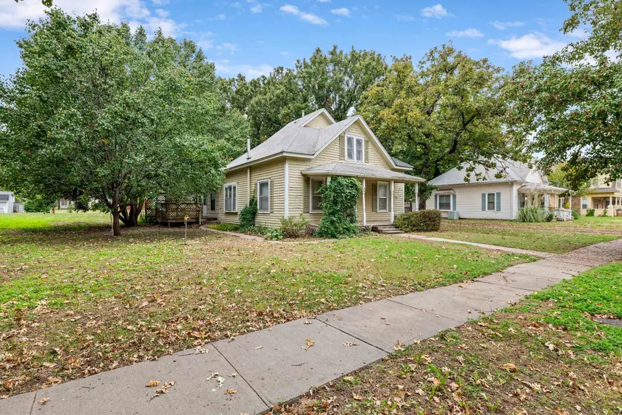 109 N Emporia St, Haven, KS 67543 - Image #2