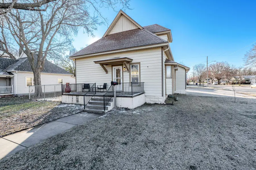 601 E Broadway St, Newton, KS 67114 - Image #3
