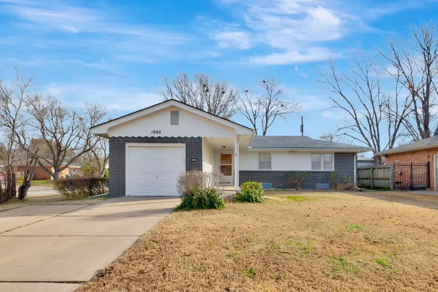 1002 S Capri Ln, Wichita, KS 67207 - Image #2