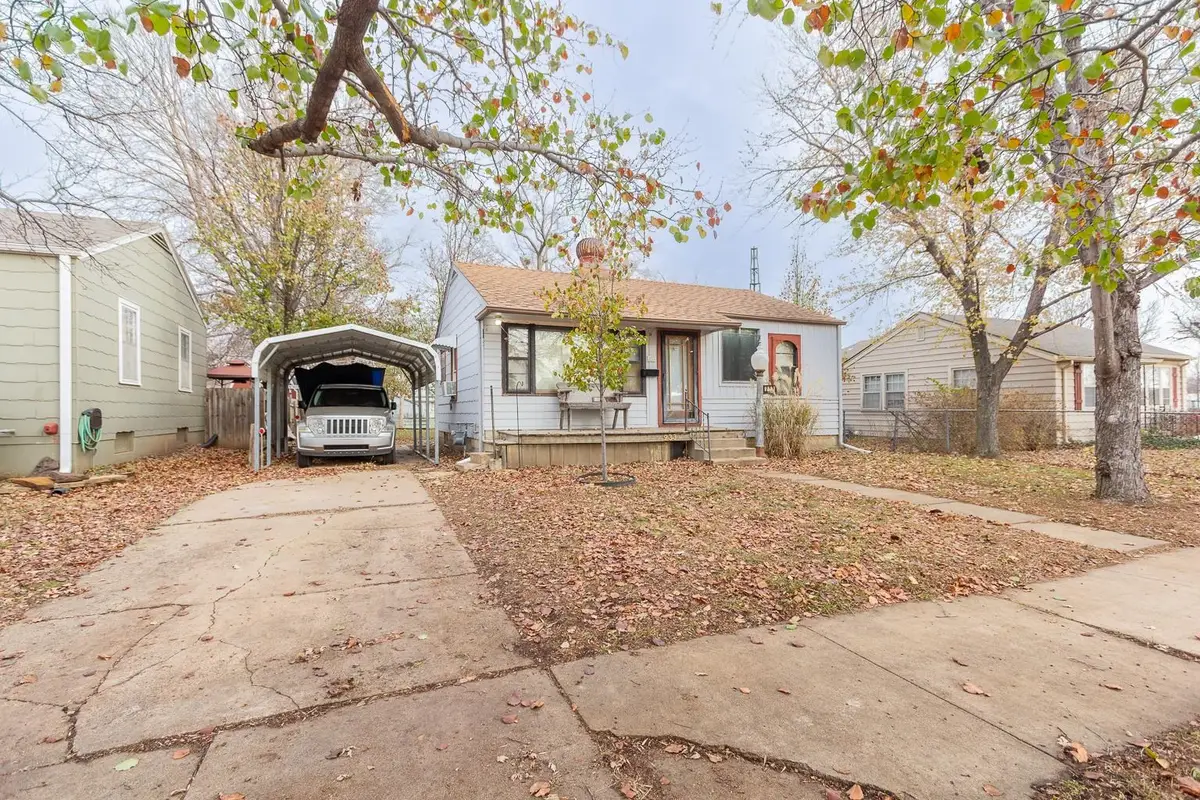233 E Jewell Ave, Salina, KS 67401 - Image #1