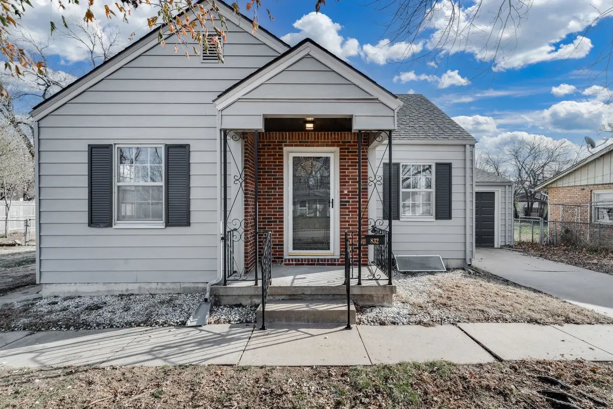832 N Young St, Wichita, KS 67212 - Image #1