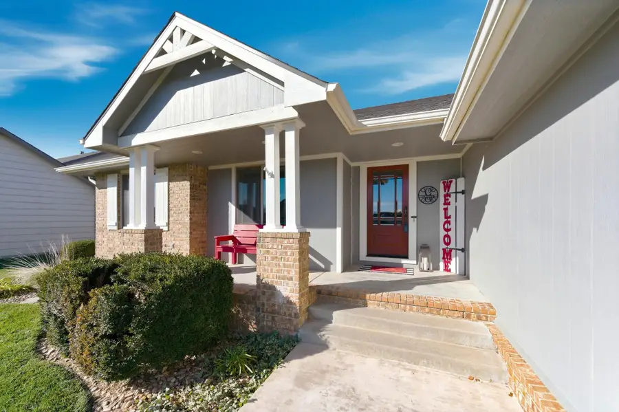 8210 W Palmetto Cir, Wichita, KS 67205 - Image #3