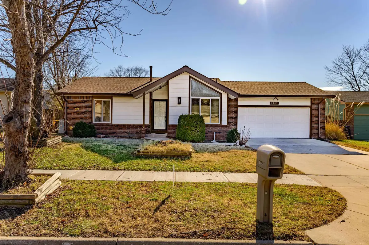 8309 E Chalet Dr, Wichita, KS 67207 - Image #1