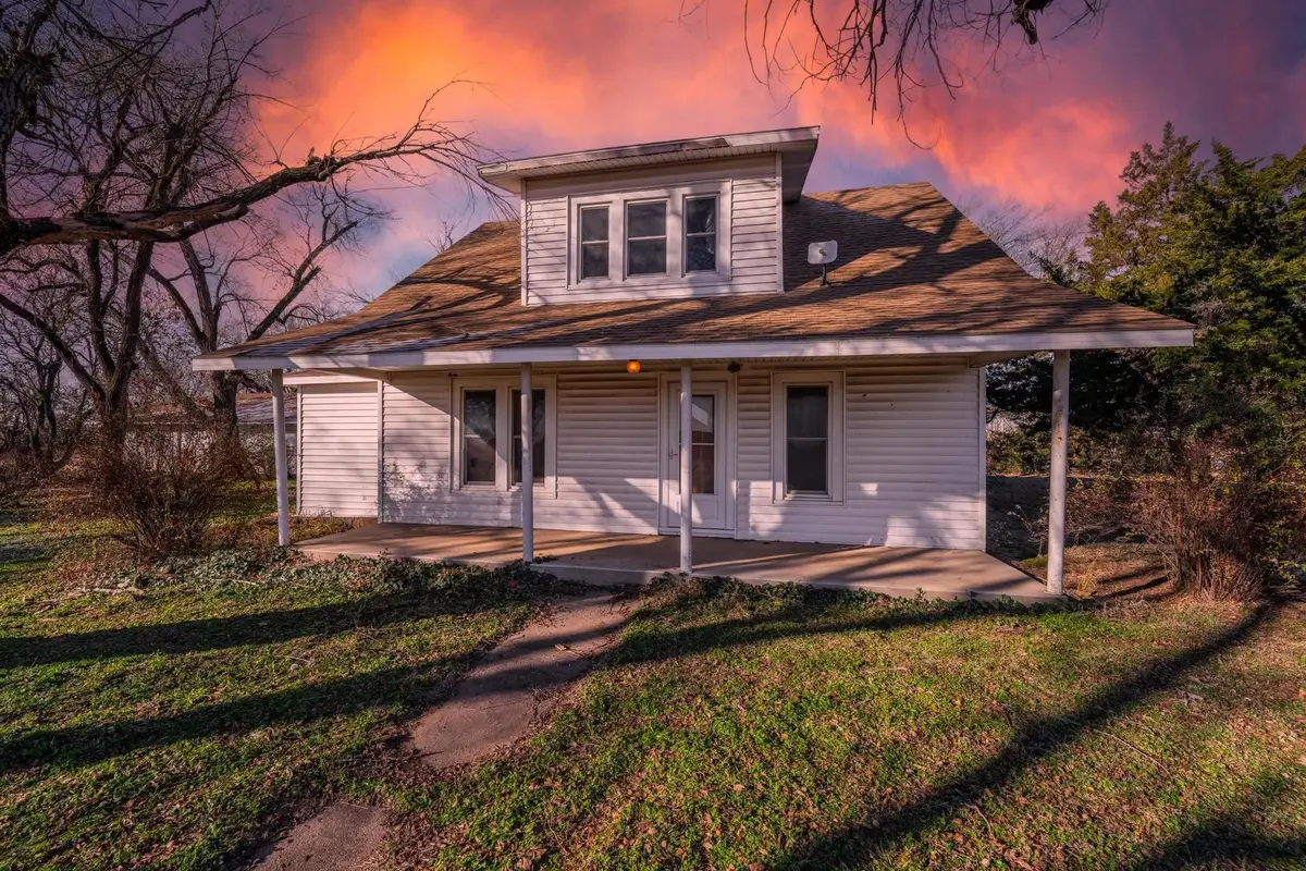 6005 W Irish Creek Rd, Hutchinson, KS 67501 - Image #1