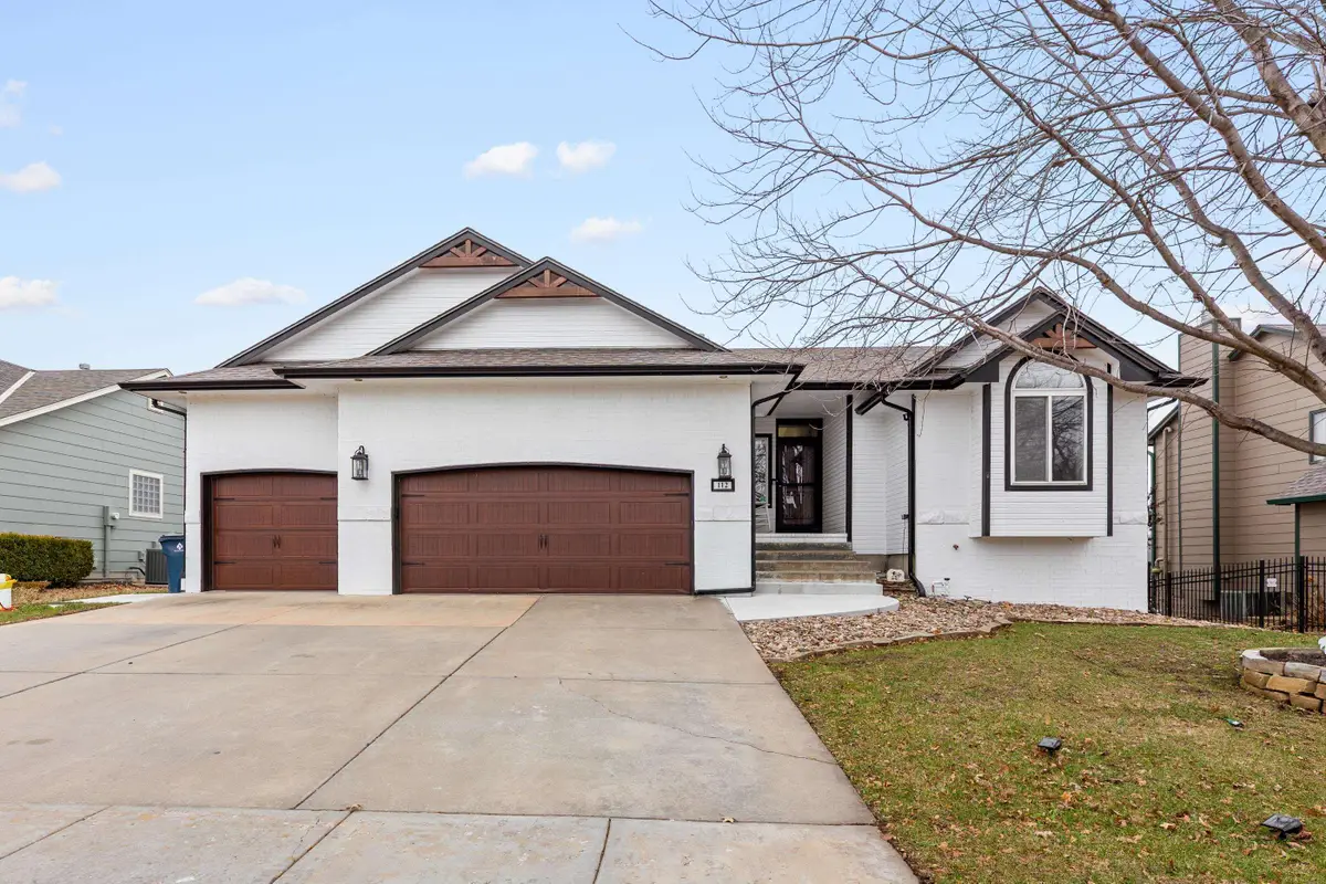 112 S Springwood Dr, Derby, KS 67037 - Image #1
