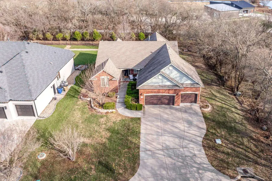 1748 S Cascade Pt, Andover, KS 67002 - Image #2