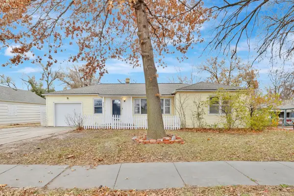 830 S Bluff Ave, Wichita, KS 67218