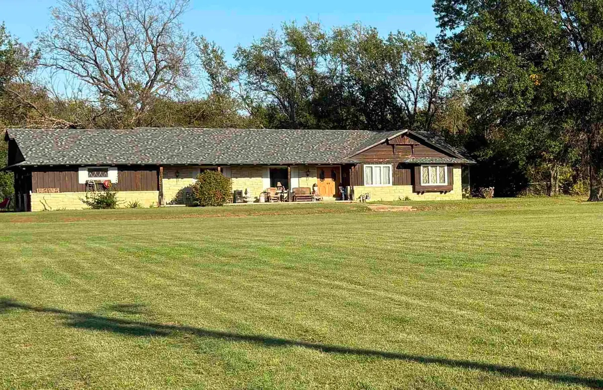 9810 S Ridge Rd, Sedgwick, KS 67135 - Image #1