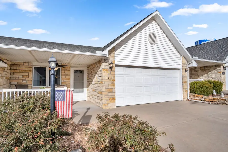 321 E 12th St #104, Newton, KS 67114 - Image #3