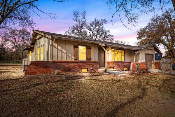 1359 N Woodlawn Blvd, Derby, KS 67037