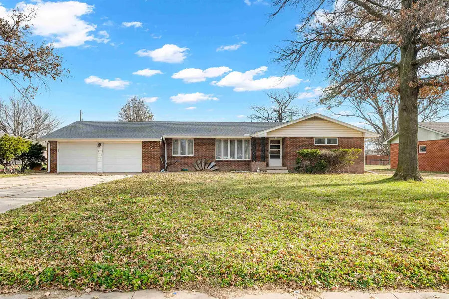 216 N Sedgwick Ave, Burrton, KS 67020 - Image #2