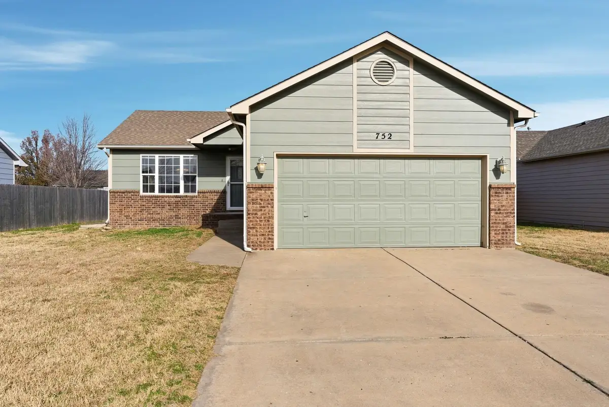 752 E Greenwood, Haysville, KS 67060 - Image #1