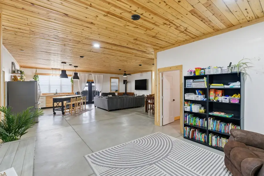 25505 S Haven Rd, Mount Hope, KS 67108 - Image #3