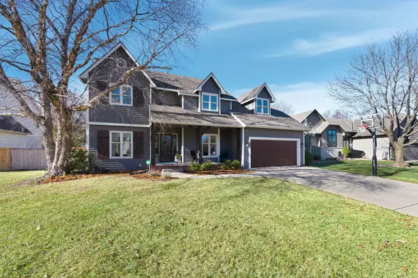 2455 N Vinegate Cir, Wichita, KS 67226