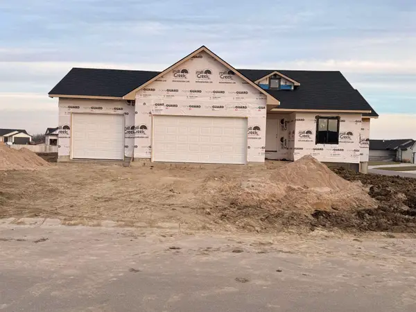 2153 S Chateau Ct, Wichita, KS 67207