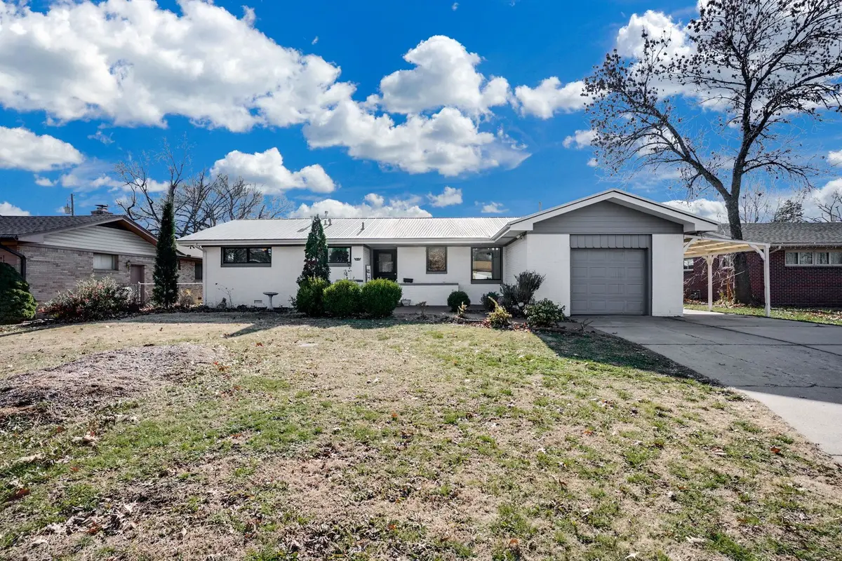 2525 W Manhattan Dr, Wichita, KS 67204 - Image #1