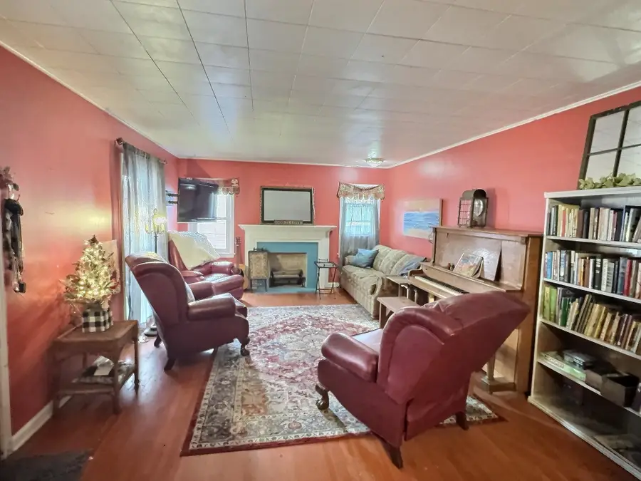 1437 N Jeanette, Wichita, KS 67203 - Image #2