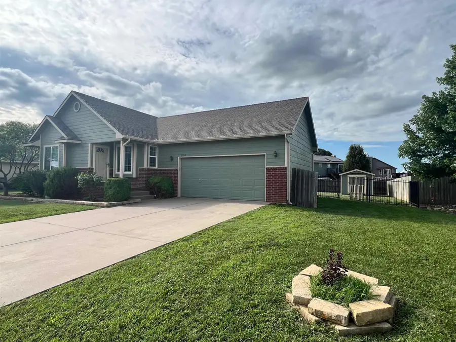 2106 E Summerset St, Derby, KS 67037 - Image #2