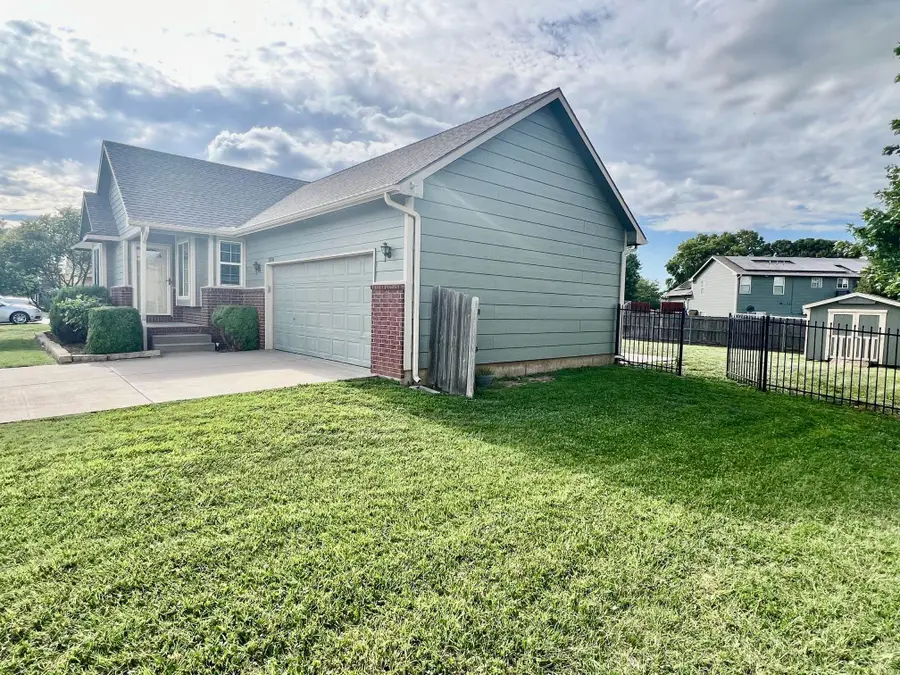 2106 E Summerset St, Derby, KS 67037 - Image #3