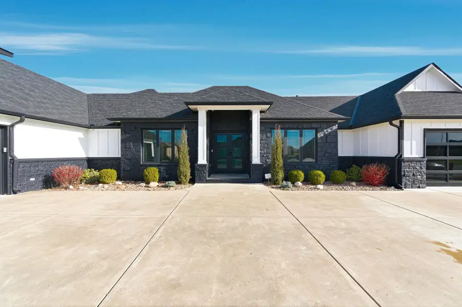 2114 S Celtic St, Wichita, KS 67230 - Image #2